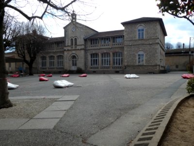 Anse - Place du 8 Mai 1945 - École René Cassin