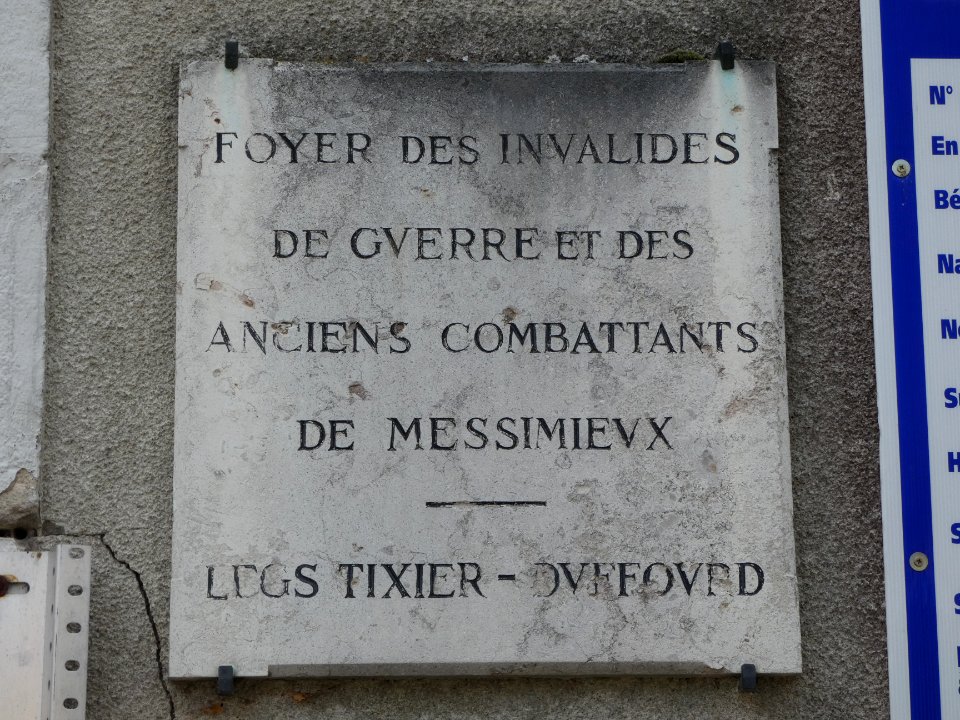 Anse - Place des Frères Fournet - Plaque droite