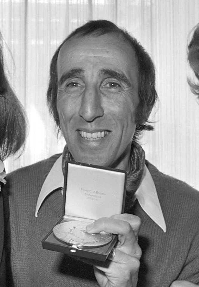 Anne Wil Blankers, Peter van der Linden en Ellen Vogel (1976) (cropped)