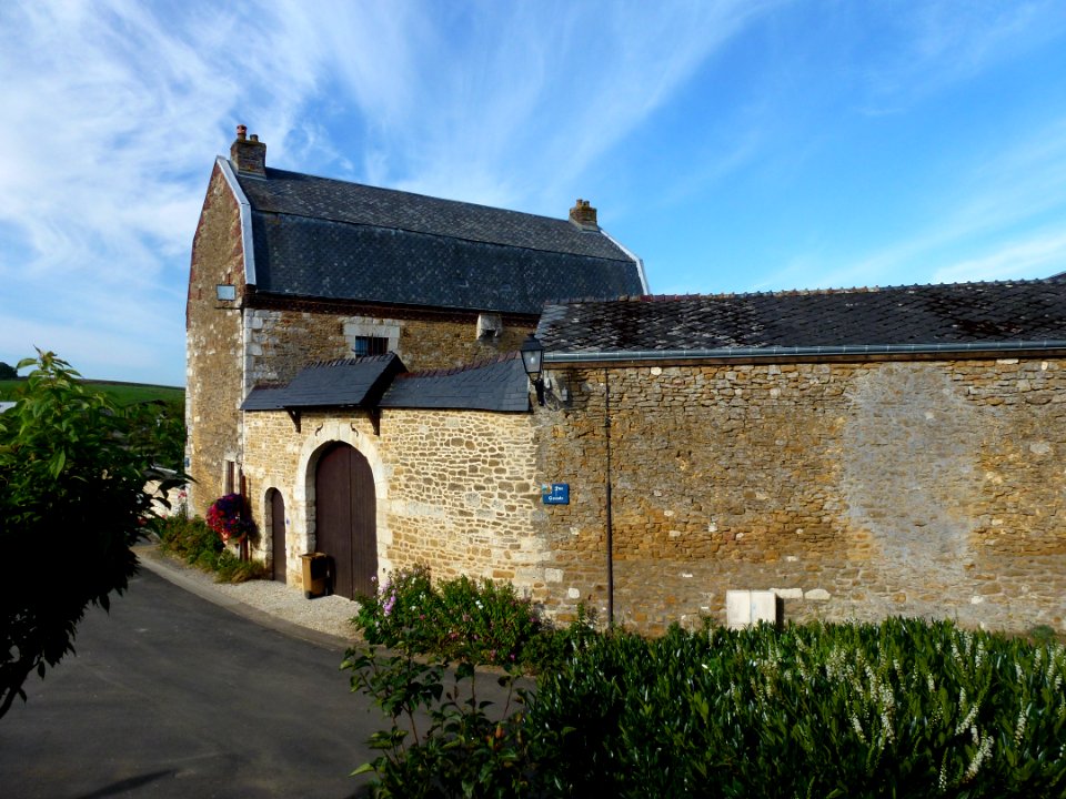 Antheny (Ardennes) ferme fortifiée B
