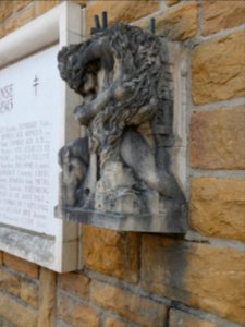 Anse - Place du 8 Mai 1945 - Monument aux morts 1939-1945 - Sculpture de Y. Couïbes 01