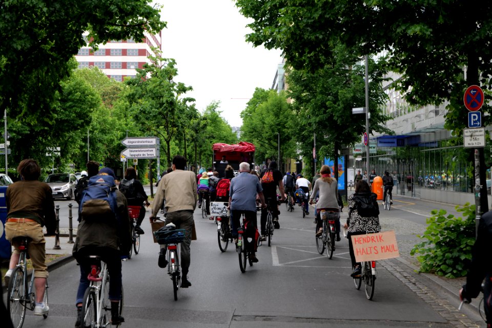 Antifascist RCC bicycle demonstration Berlin 2020-05-23 50