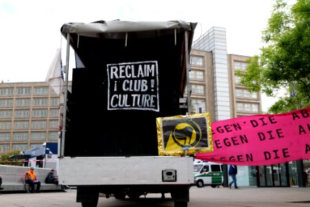 Antifascists on Alexanderplatz Berlin 2020-05-16 11