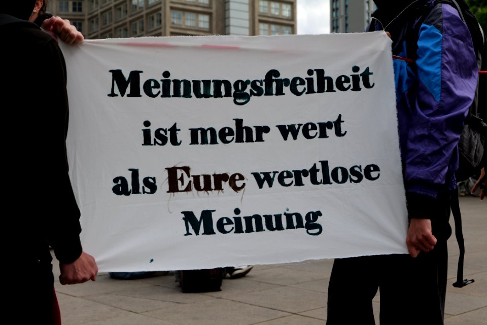 Antifascists on Alexanderplatz Berlin 2020-05-16 08