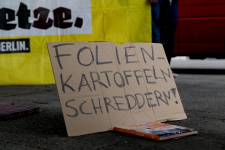 Antifascists on Memhardstraße Berlin 2020-05-16 16