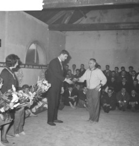 Anton Geesink wordt gehuldigd in Schiedam, Bestanddeelnr 913-2988