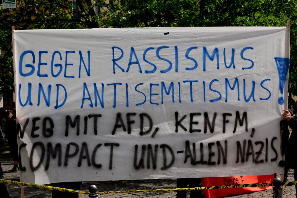 Antifascists in Schendelpark Berlin 2020-05-16 06