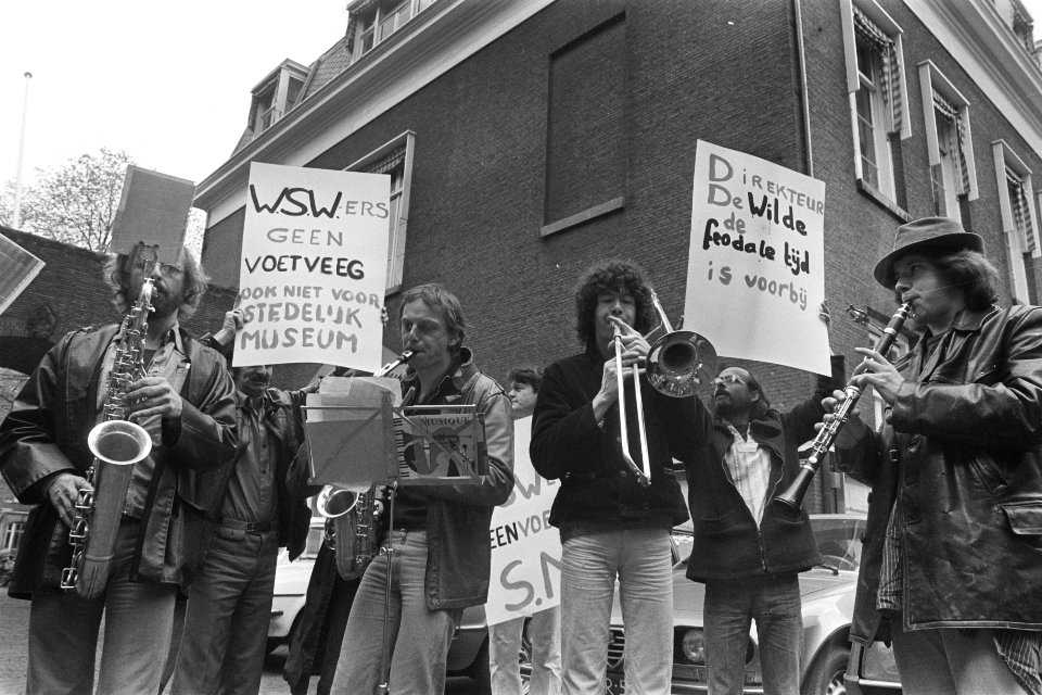 Anti-cultuur-rem-comite solidair met werknemers BBK afdelijk Stedelijk Museum , Bestanddeelnr 929-1632