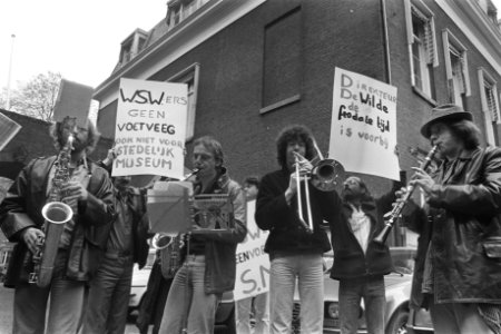 Anti-cultuur-rem-comite solidair met werknemers BBK afdelijk Stedelijk Museum , Bestanddeelnr 929-1632