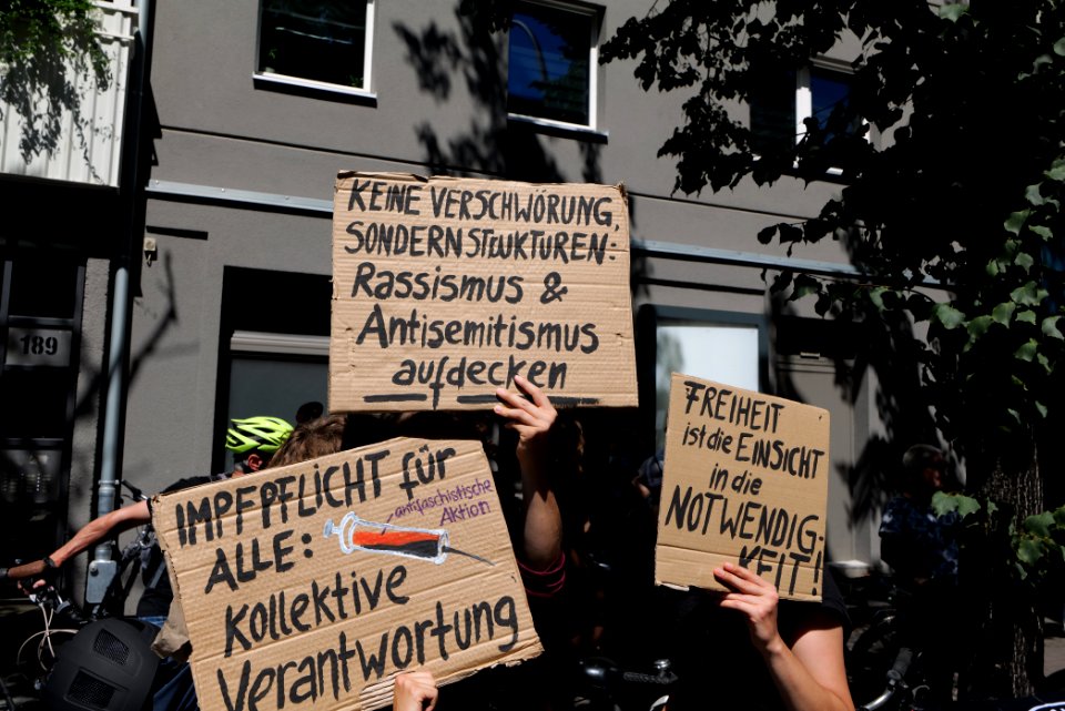 Antifascist bicycle demonstration Berlin 2020-08-01 15