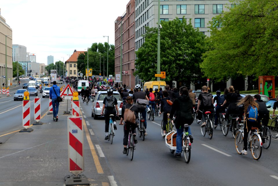 Antifascist bicycle demonstration Berlin 2020-06-06 46