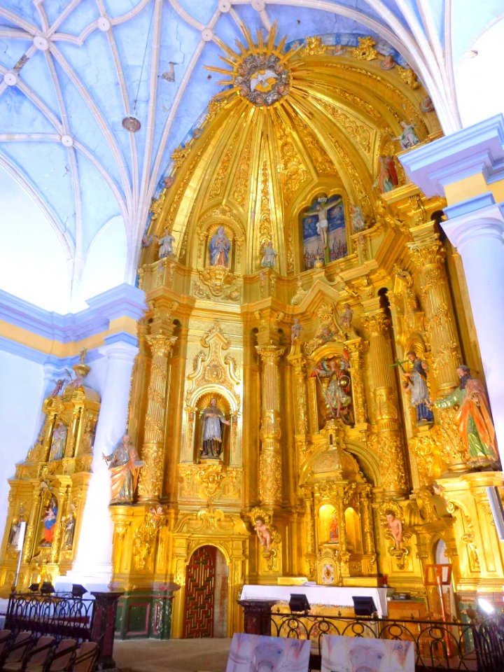 Antezana - Iglesia de San Miguel Arcángel, retablo mayor 12