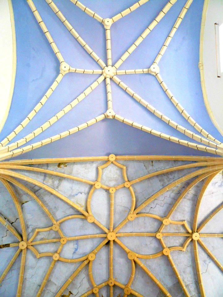 Antezana - Iglesia de San Miguel Arcángel, interior 04