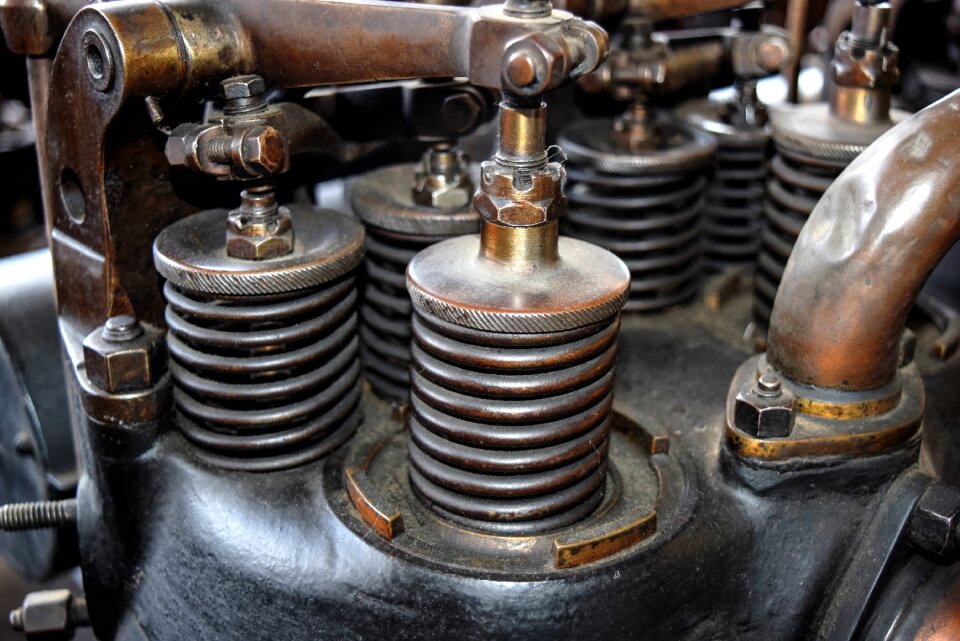 Feather machine motor