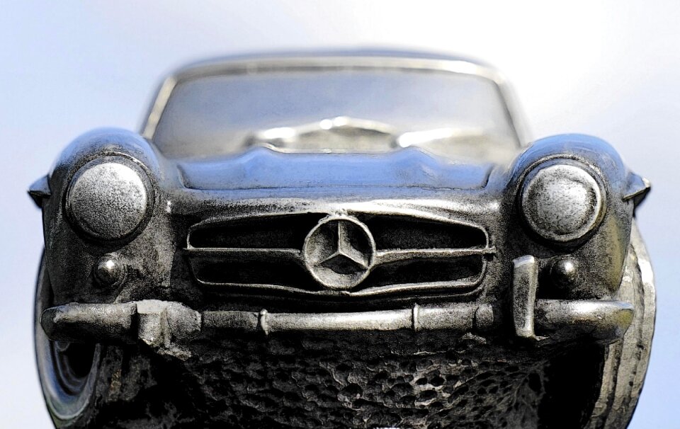Auto luxury vehicle