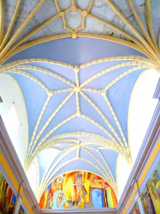 Antezana - Iglesia de San Miguel Arcángel, interior 02