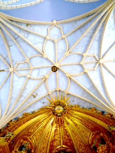 Antezana - Iglesia de San Miguel Arcángel, interior 01