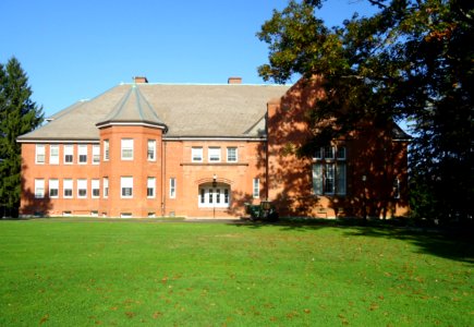 Andover Massachusetts Phillips Academy Abbot campus circle green and tree
