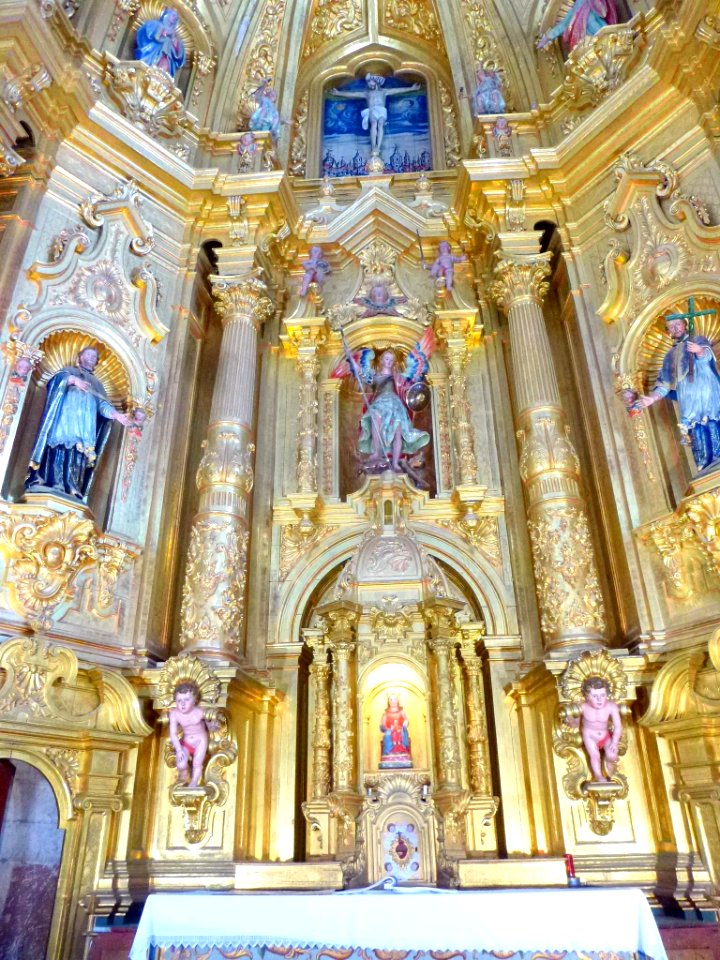 Antezana - Iglesia de San Miguel Arcángel, retablo mayor 04