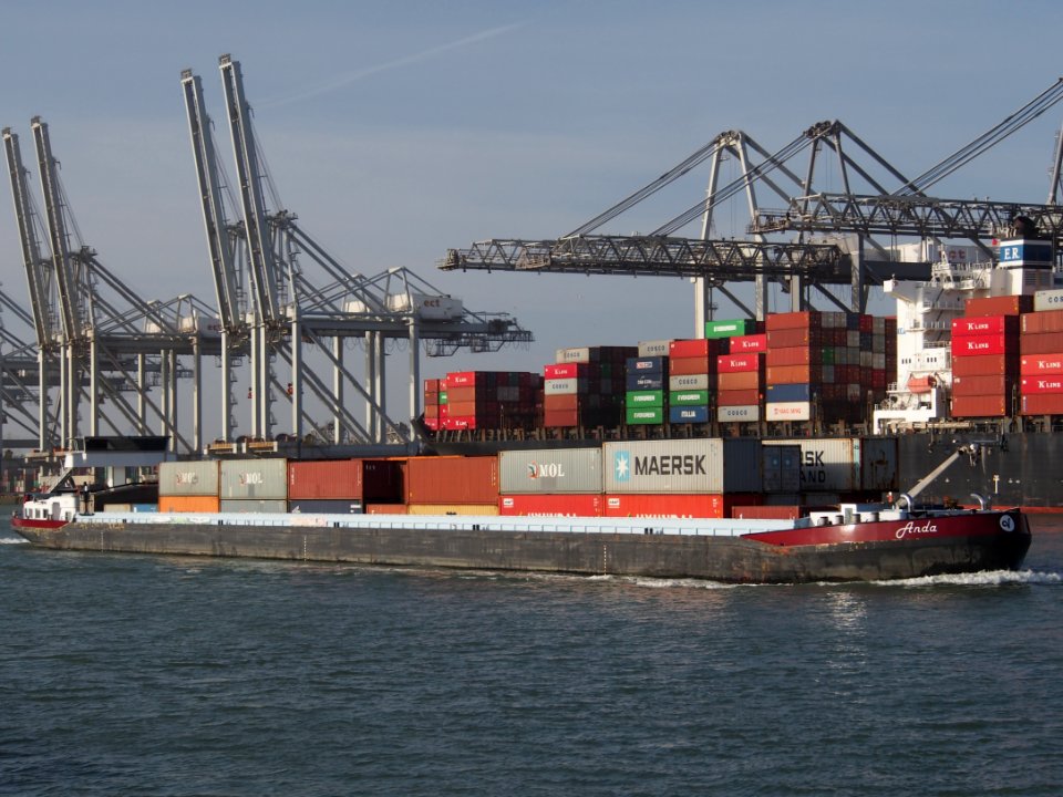 Anda (ship, 2009) ENI 02332439 Port of Rotterdam pic1
