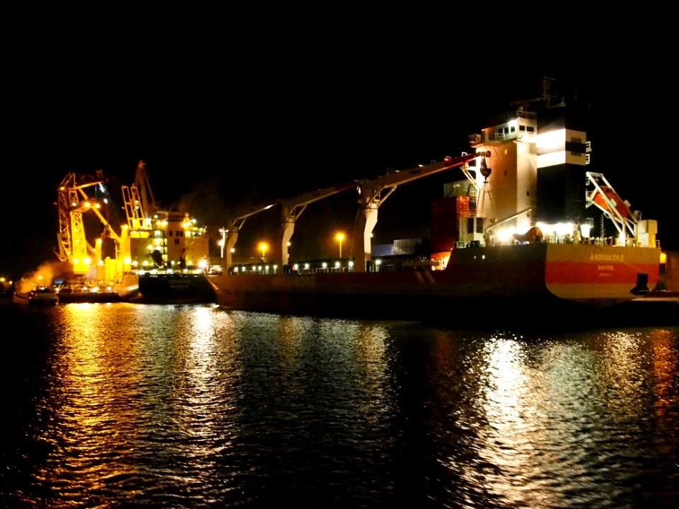 Andesborg & Fernando by night in Rotterdam