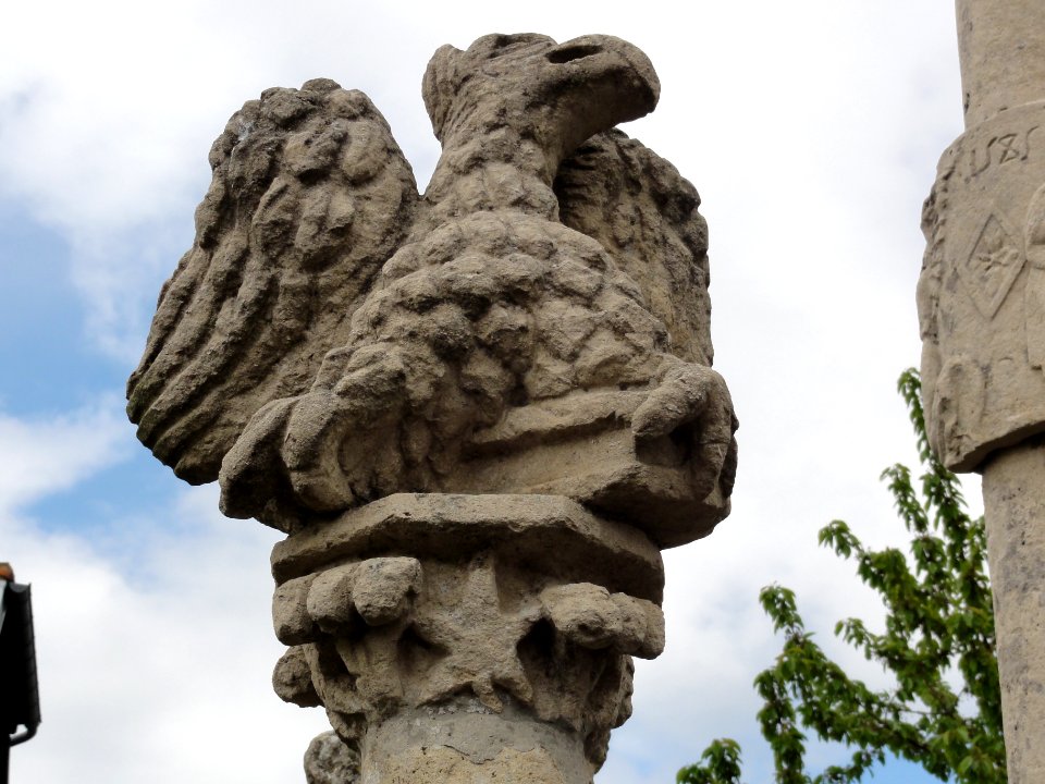 Andelain (Aisne) calvaire sculpté (04)