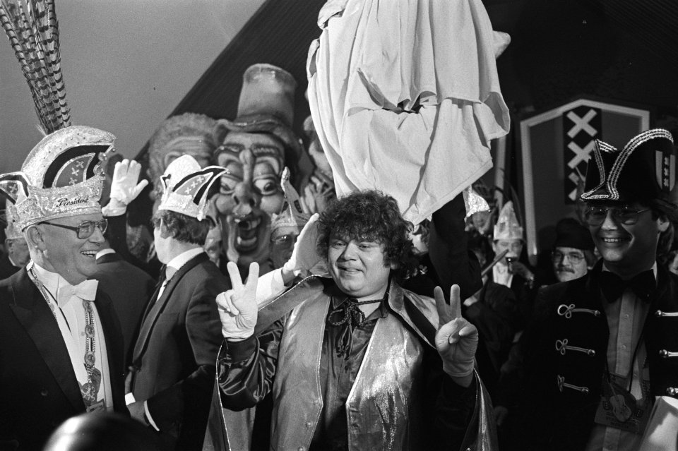 André Hazes na zijn benoeming, Bestanddeelnr 931-7994