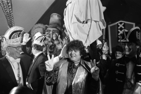 André Hazes na zijn benoeming, Bestanddeelnr 931-7994