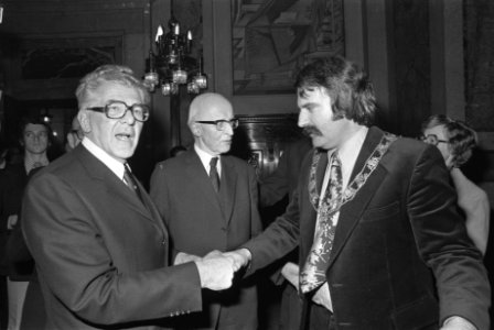 André van der Louw geïnstalleerd als burgemeester van Rotterdam ex-burgemeester, Bestanddeelnr 927-5980