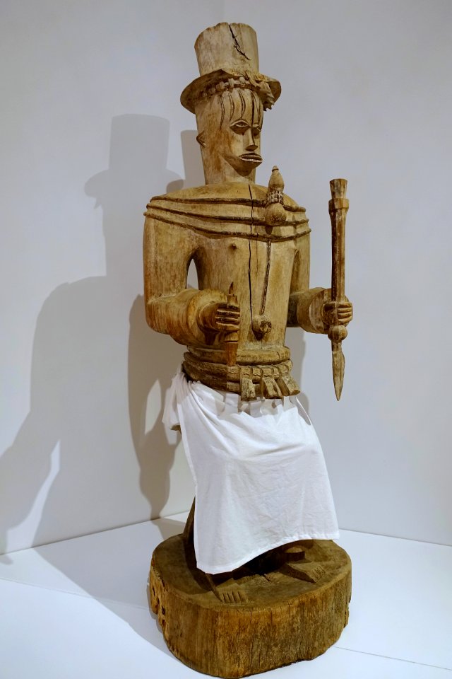 Ancestor figure of founder hero Owedjebo, Urhobo peoples, Oghrerhe (Eherhe), Agbarho region, Nigeria, 1875-1890, wood, traces of white chalk - Dallas Museum of Art - DSC04928