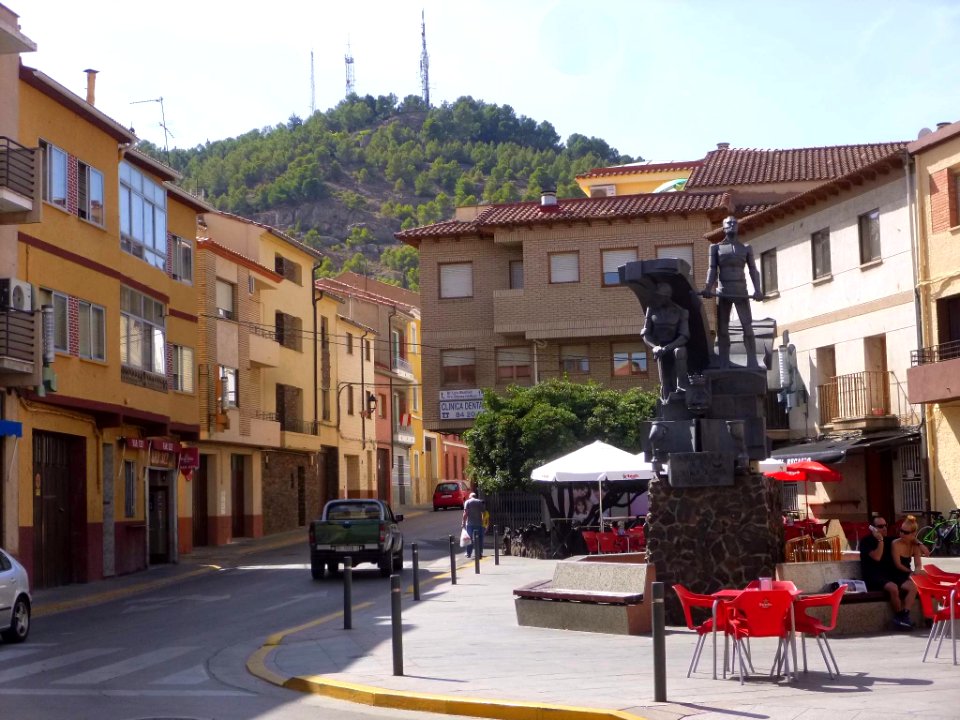 Andorra (Teruel) - Esculturas, memoriales y monumentos 03