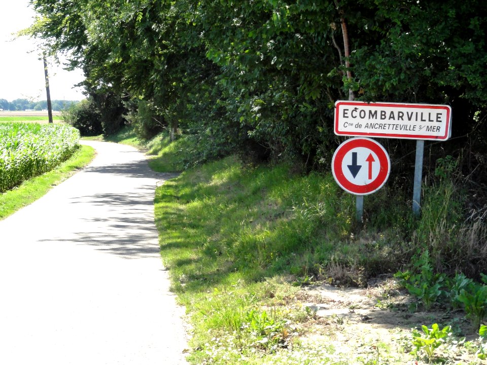 Ancretteville-sur-Mer (Seine-Mar.) entrée d'Ecombarville