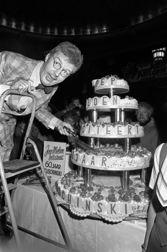 André van Duin doet promotie voor zijn film Ik ben Joep Meloen in Tuschinski A, Bestanddeelnr 931-8562
