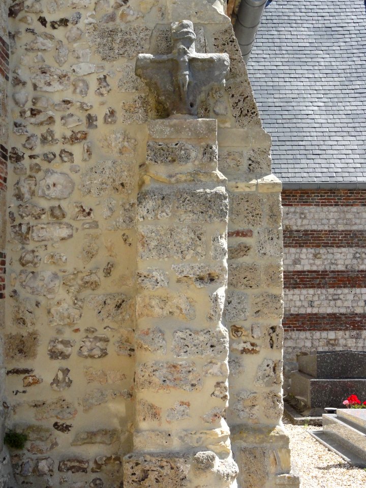 Ancretteville-sur-Mer (Seine-Mar.) croix contre l'église