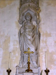 Ancerville (Meuse) église, statue (07) un évêque