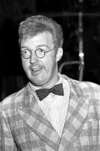 André van Duin doet promotie voor zijn film Ik ben Joep Meloen in Tuschinski A, Bestanddeelnr 931-8563