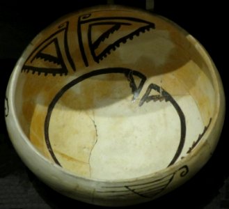 Ancestral Zuni, Pinnawa glaze on white bowl, 1350-1450 CE, Heard Museum