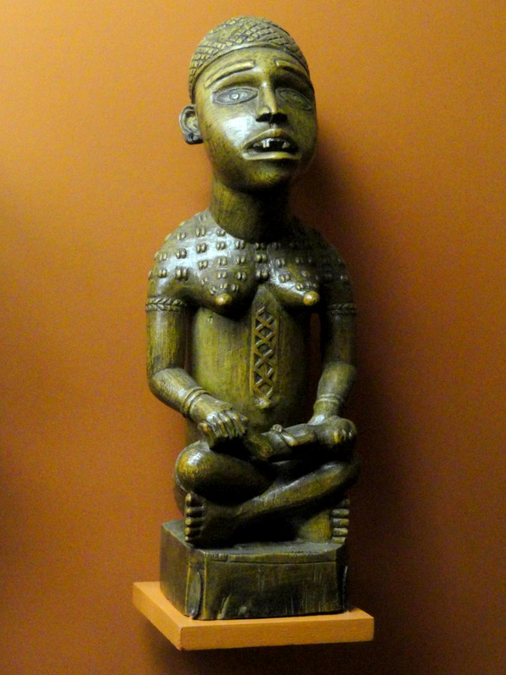 Ancester-fertility figurine, Kongo - African objects in the American Museum of Natural History - DSC05961