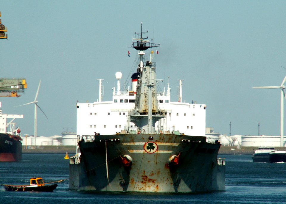 ANANGEL POWER - IMO 8103834 p1 , Mississippi harbour, Port of Rotterdam, Holland 15-Jul-2006