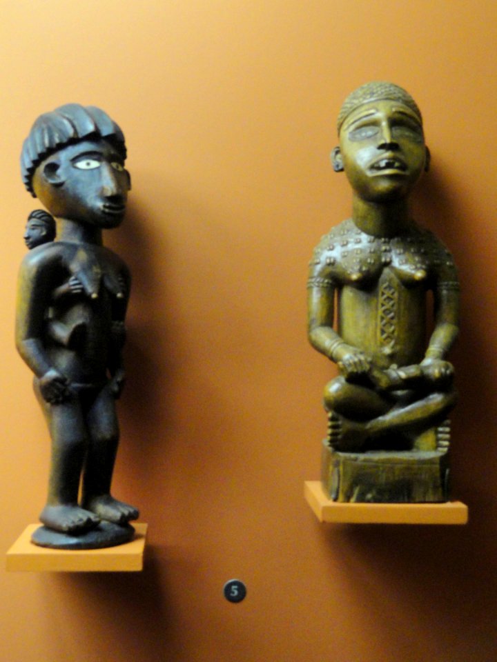 Ancester-fertility figurines, Kongo - African objects in the American Museum of Natural History - DSC05960
