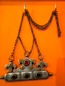Amulet necklace, Turkoman peoples, Iran, Afghanistant, or Turkmenistan, early 20th century, silver, carnelian - Fernbank Museum of Natural History - DSC00111