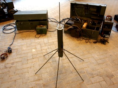 AN188 antenna 100-156 MHz ground plane - part of the SCR-624 radio pic2