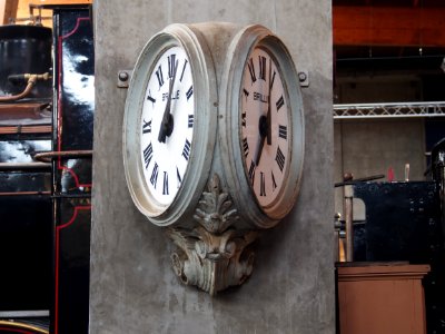 Ancienne Brille horloge de gare photo 2