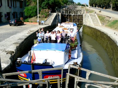 Anjodi in the Fonserannes lock with passengers