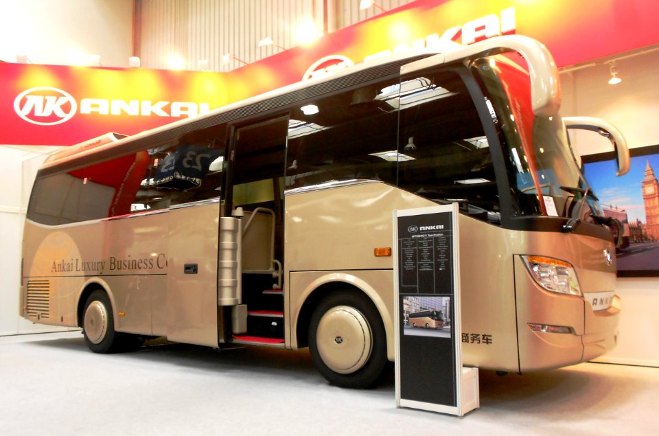 ANKAI BUS HFF 6904 KZ 8. right side door open