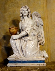 Angel, right of pair - Hearst Castle - DSC06945