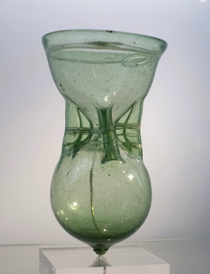 Angster (guttrolf), Frankish, Oberflacht, grave 125, 6th-7th century AD, glass - Landesmuseum Württemberg - Stuttgart, Germany - DSC03357