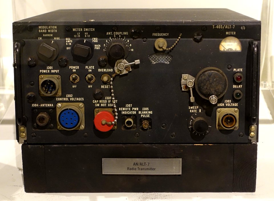 AN-ALT-7 radio transmitter - National Electronics Museum - DSC00470