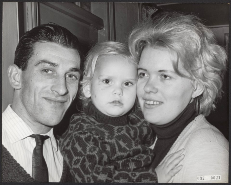 Anita van Delft, door drie honden 67 keer gebeten, na vijf weken ziekenhuis teru, Bestanddeelnr 092-0021