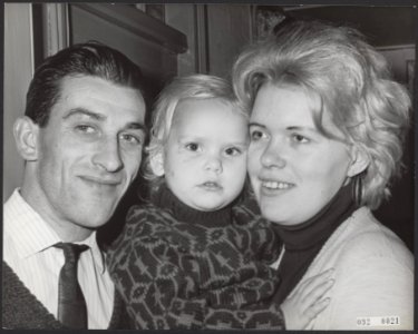 Anita van Delft, door drie honden 67 keer gebeten, na vijf weken ziekenhuis teru, Bestanddeelnr 092-0021